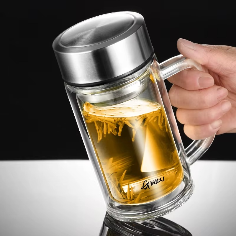 "ThermoGlass Infuser" – « Une seule bouteille, toutes vos boissons »
