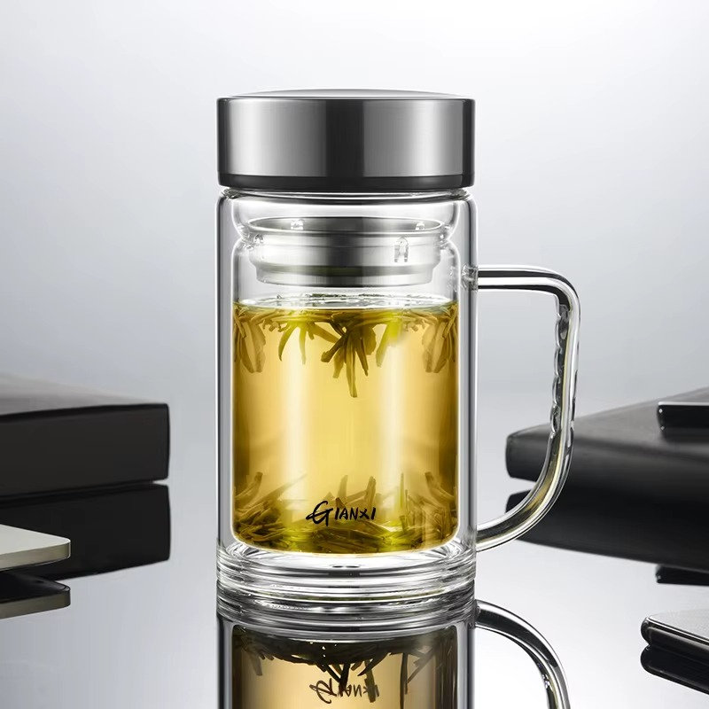 "ThermoGlass Infuser" – « Une seule bouteille, toutes vos boissons »